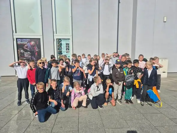 Uczniowie klas 2 i 3 w Teatrze Lubuskim na spektaklu o strachu
