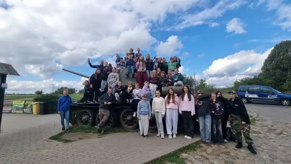Wycieczka uczniów z Przewozu do Międzyrzeckiego Rejonu Umocnionego i Łagowa