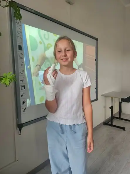Czwartoklasiści ćwiczą pierwszą pomoc przed egzaminem na kartę rowerową