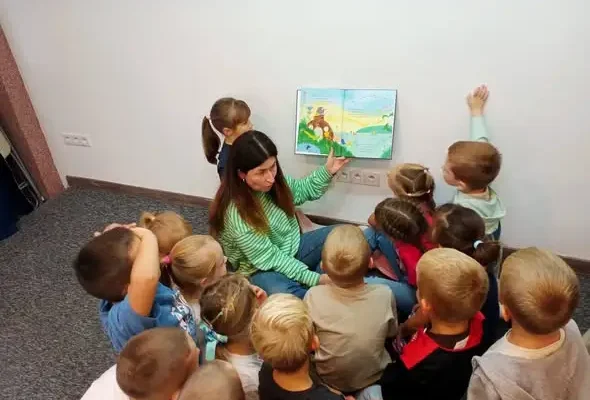 Dyskusyjny Klub Książki dla dzieci w Trzebielu: spotkanie z „Wielkim marzeniem małego Krecika”