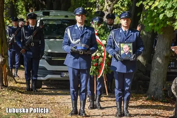 Pożegnanie młodszego aspiranta Piotra Rudziaka z Komisariatu Policji w Lubsku