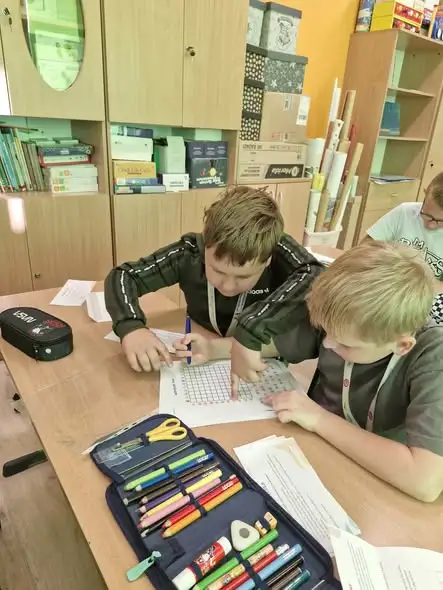 Uczniowie z Żar uczyli się rozwiązywania konfliktów poprzez grę zagadkową