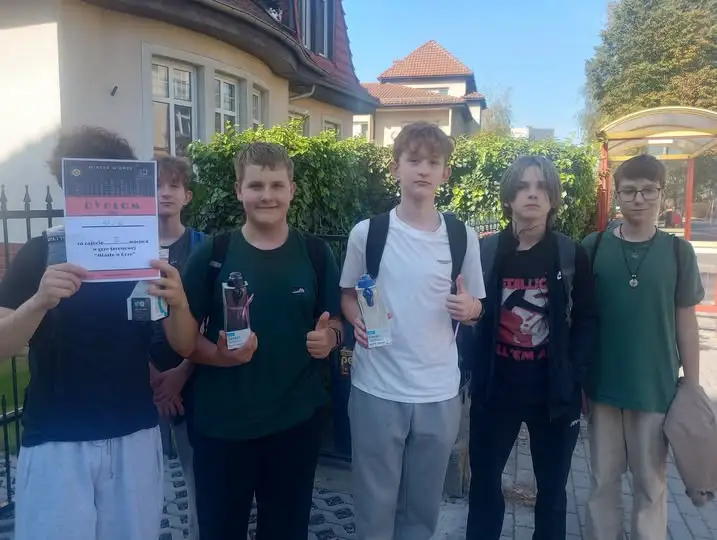 Gra miejska zorganizowana przez Katolickie Liceum Ogólnokształcące – uczniowie z 8b na drugim miejscu