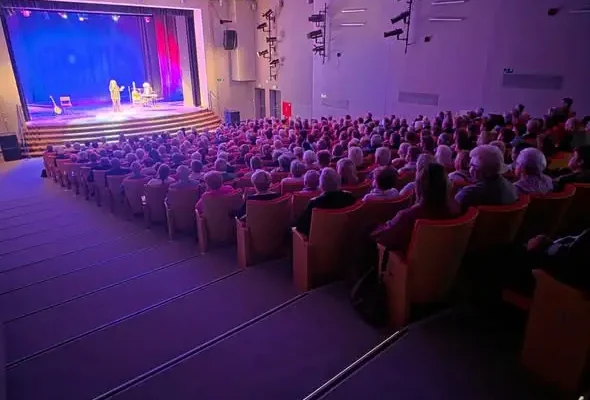 Lubsko: Koncert Eleni w wypełnionej po brzegi sali widowiskowej