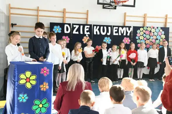 Dzień Edukacji Narodowej w Wicinie. Burmistrz Jasienia podziękowała nauczycielom
