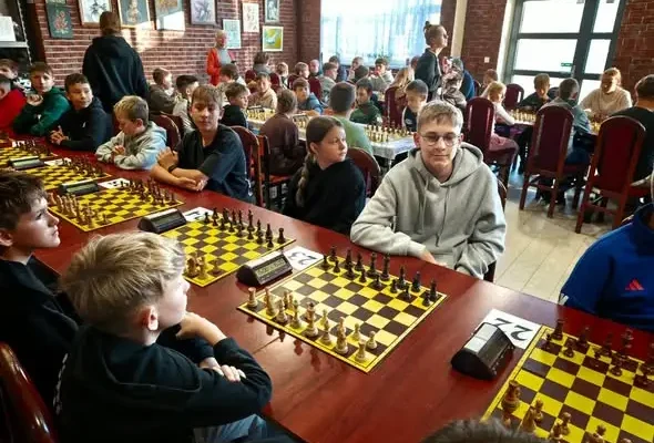 Szachiści z lubskiej Dwójki zdominowali inauguracyjny turniej Grand Prix