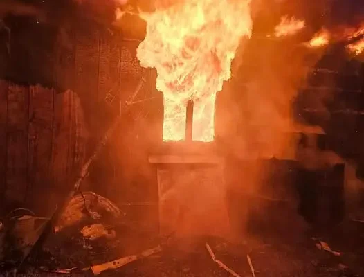 Pożar w domu? OSP Sieniawa przypomina: nie gaś go sam, dzwoń pod 112