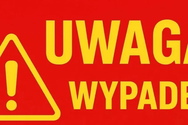 Wypadek na ulicy Okrzei w Żarach – droga zablokowana