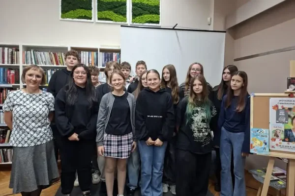 Żarscy uczniowie spotkali się z Magdaleną Zarębską w bibliotece