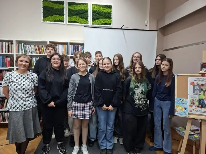 Żarscy uczniowie spotkali się z Magdaleną Zarębską w bibliotece